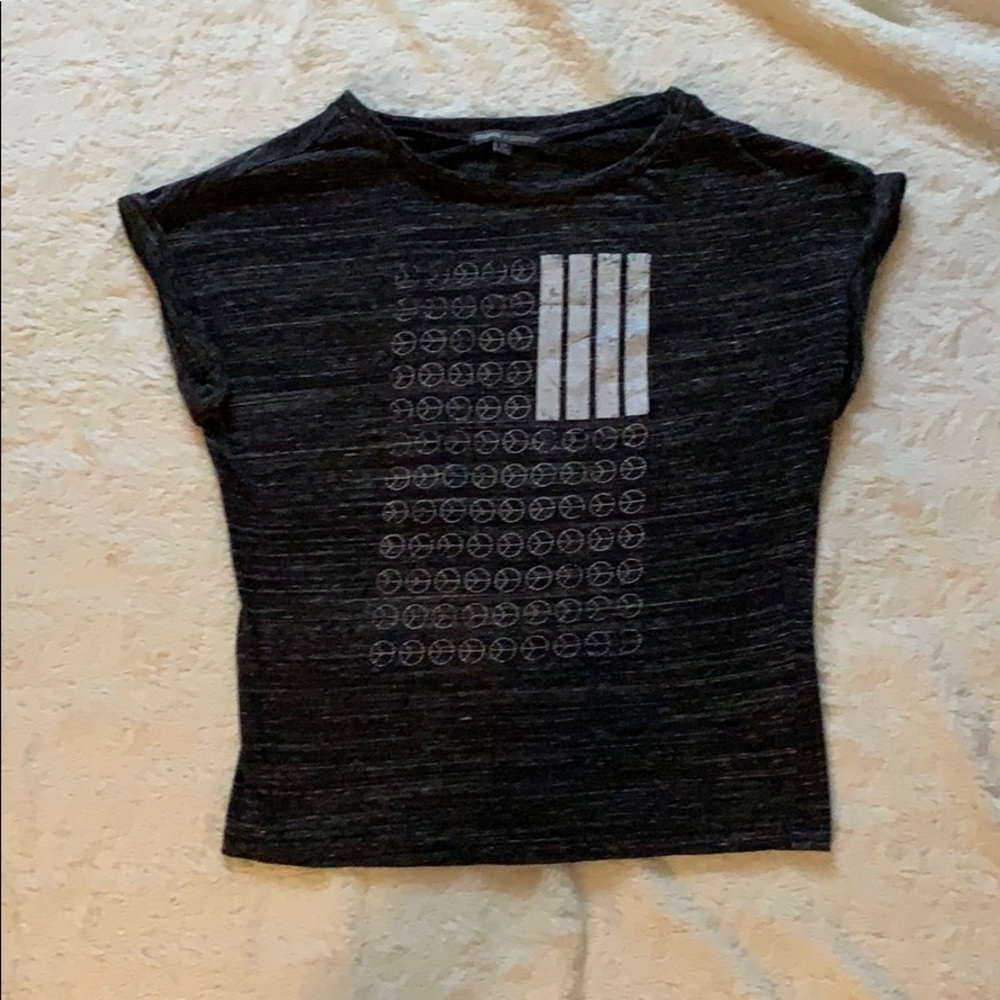 Grey t shirt